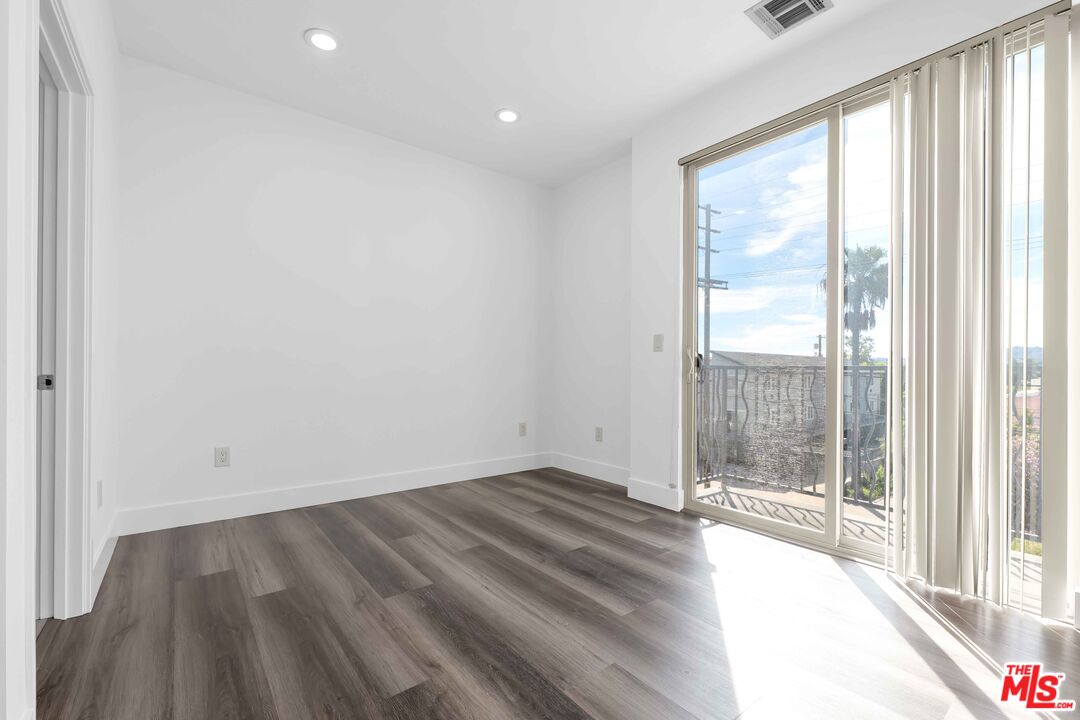 6006 Klump Ave Unit: 1