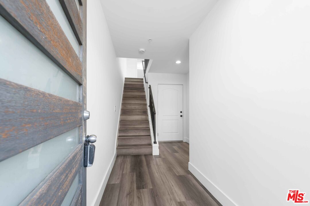 6006 Klump Ave Unit: 1