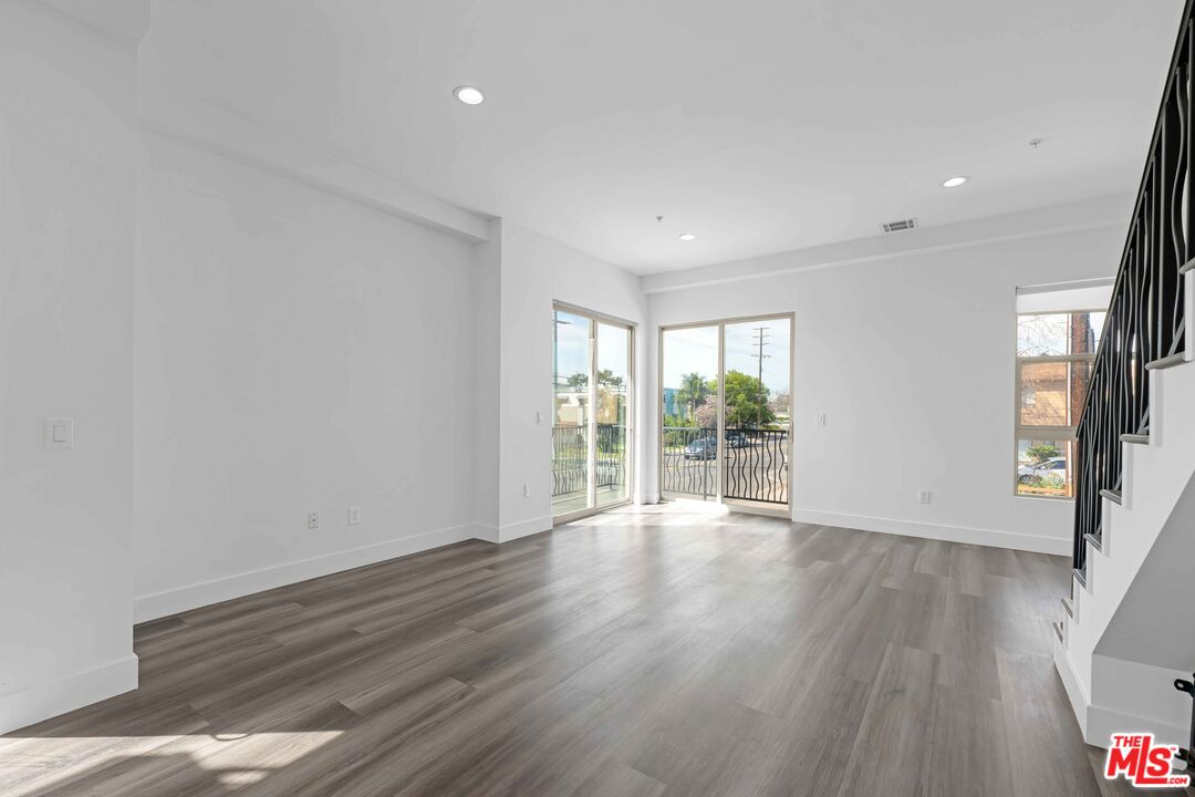 6006 Klump Ave Unit: 1