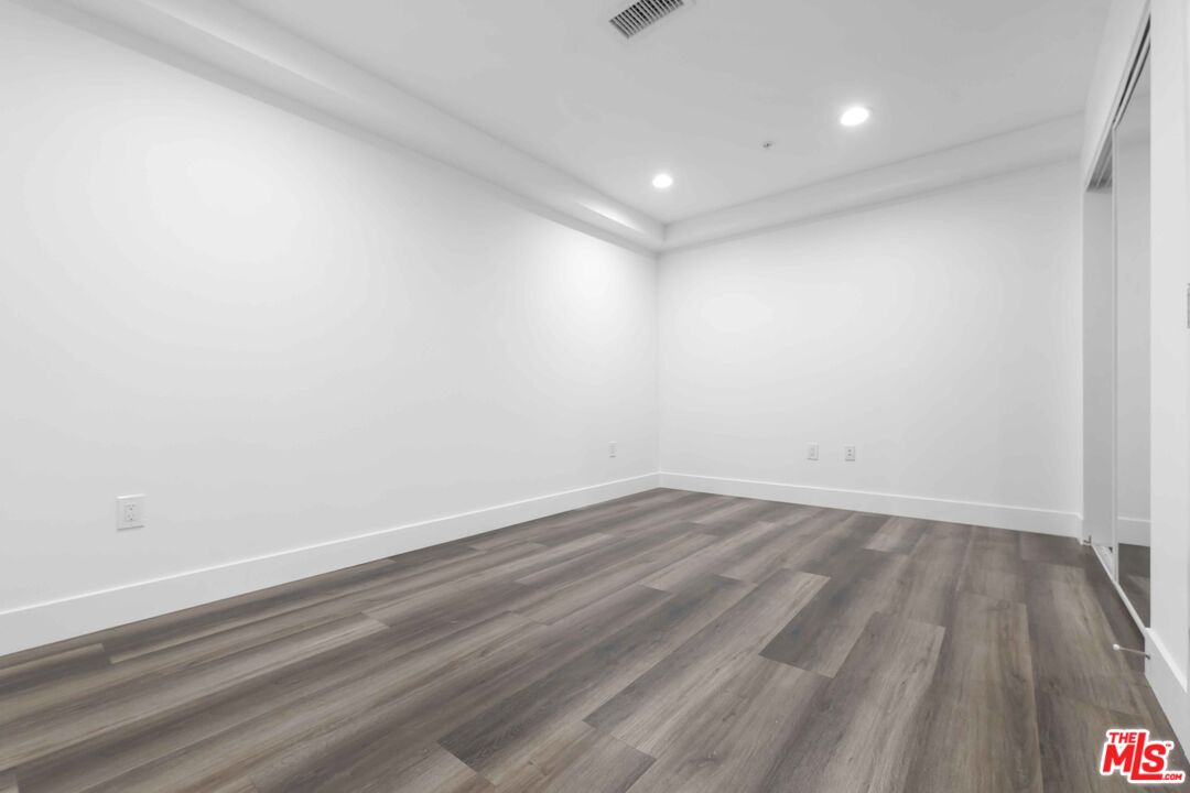 6006 Klump Ave Unit: 1