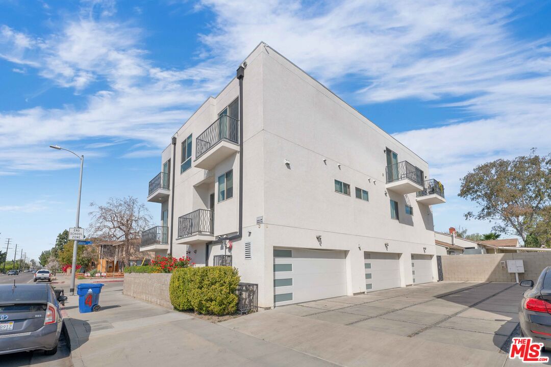 6006 Klump Ave Unit: 1