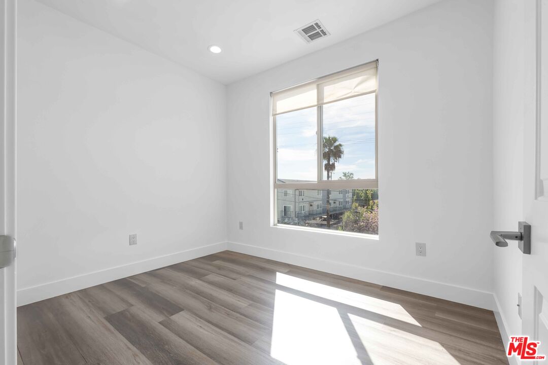 6006 Klump Ave Unit: 1