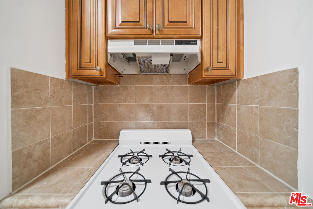 339 S Detroit Unit: 206