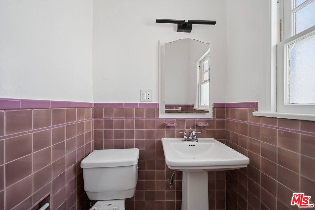 339 S Detroit Unit: 206