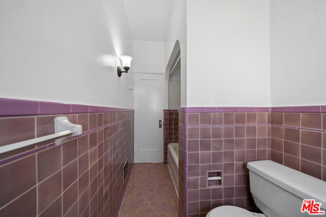 339 S Detroit Unit: 206