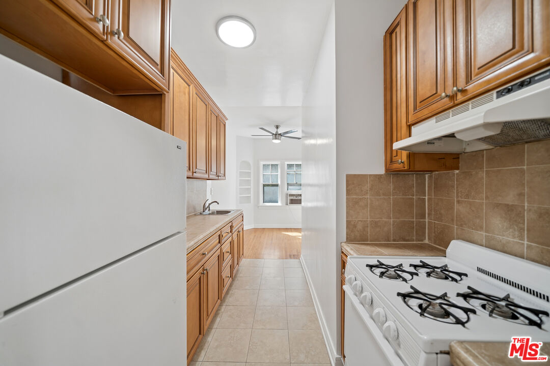 339 S Detroit Unit: 206