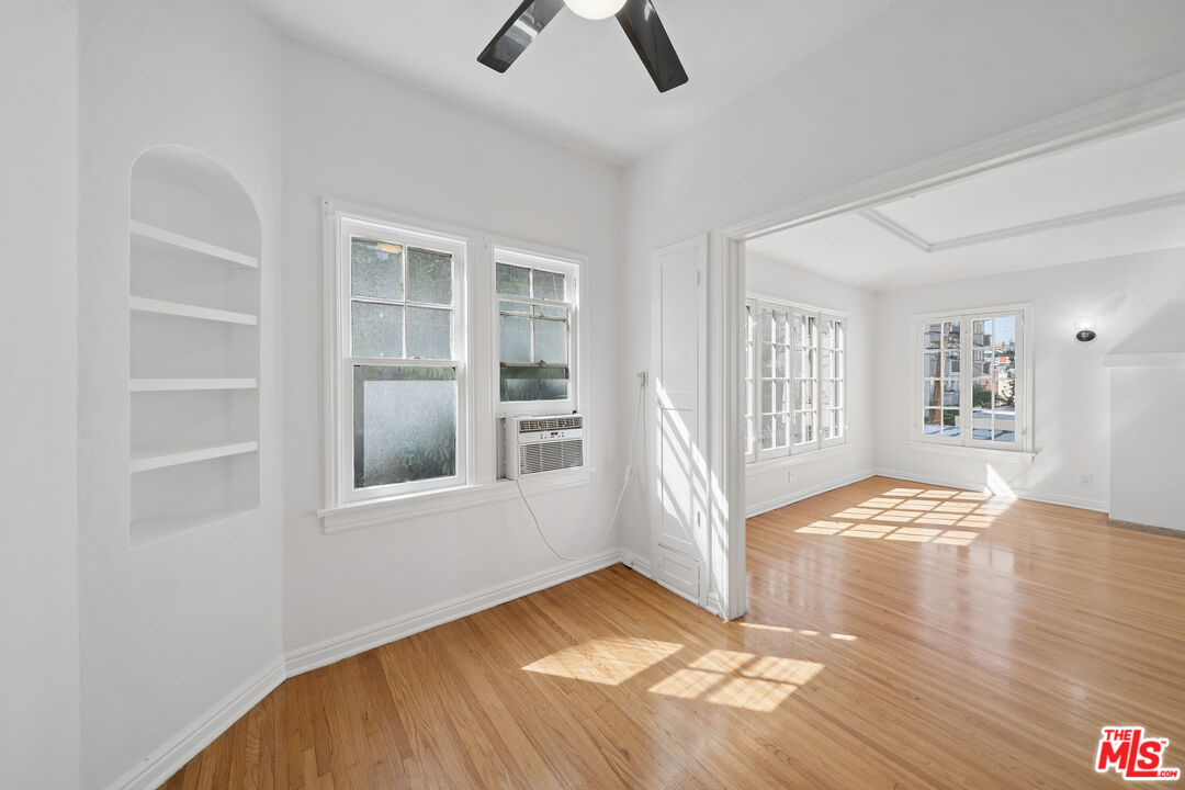 339 S Detroit Unit: 206