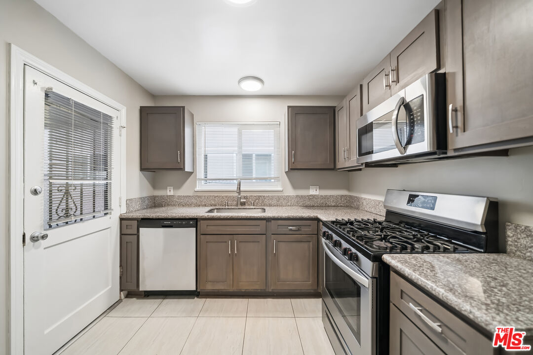 3646 Carmona Ave Unit: 1