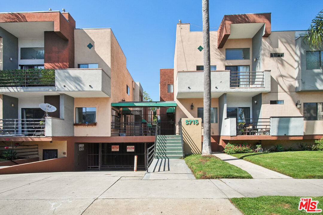 5715 Olympic Blvd Unit: 206