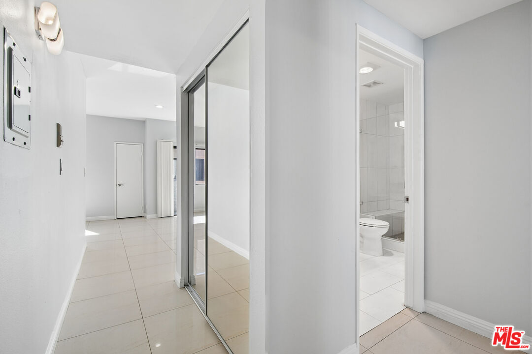 5715 Olympic Blvd Unit: 206