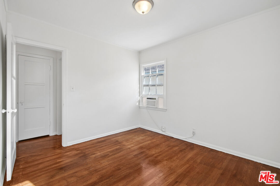 1047 Holt Ave Unit: 1/2