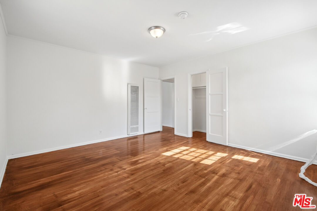 1047 Holt Ave Unit: 1/2