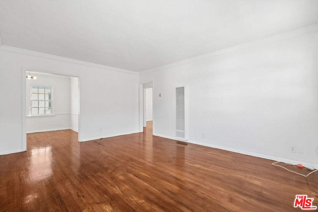 1047 Holt Ave Unit: 1/2