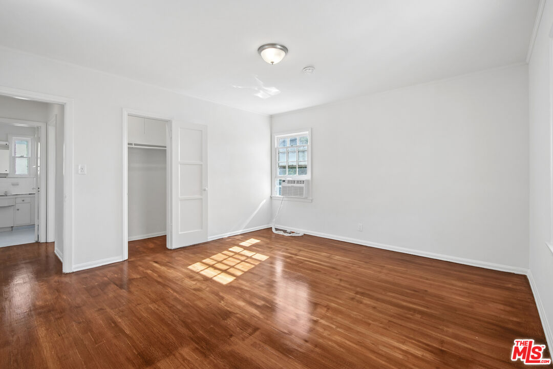 1047 Holt Ave Unit: 1/2
