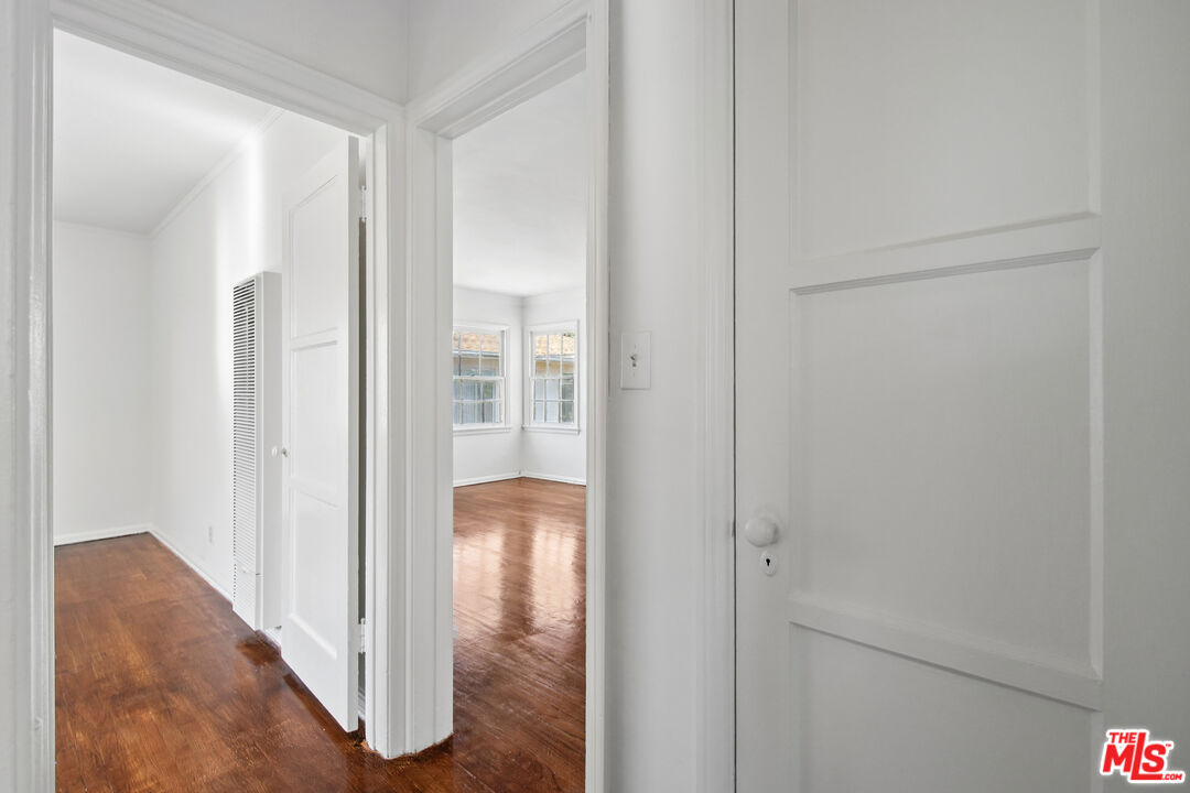 1047 Holt Ave Unit: 1/2