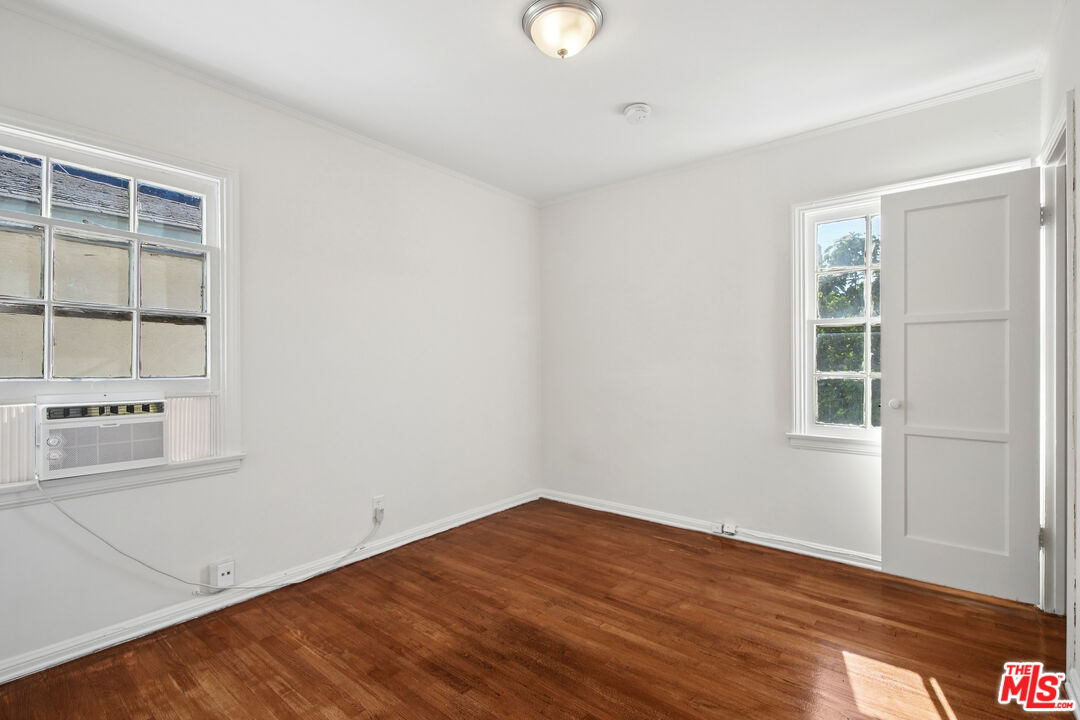 1047 Holt Ave Unit: 1/2