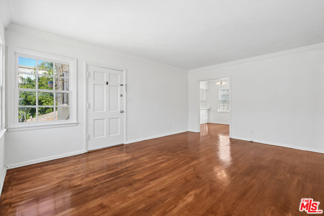 1047 Holt Ave Unit: 1/2