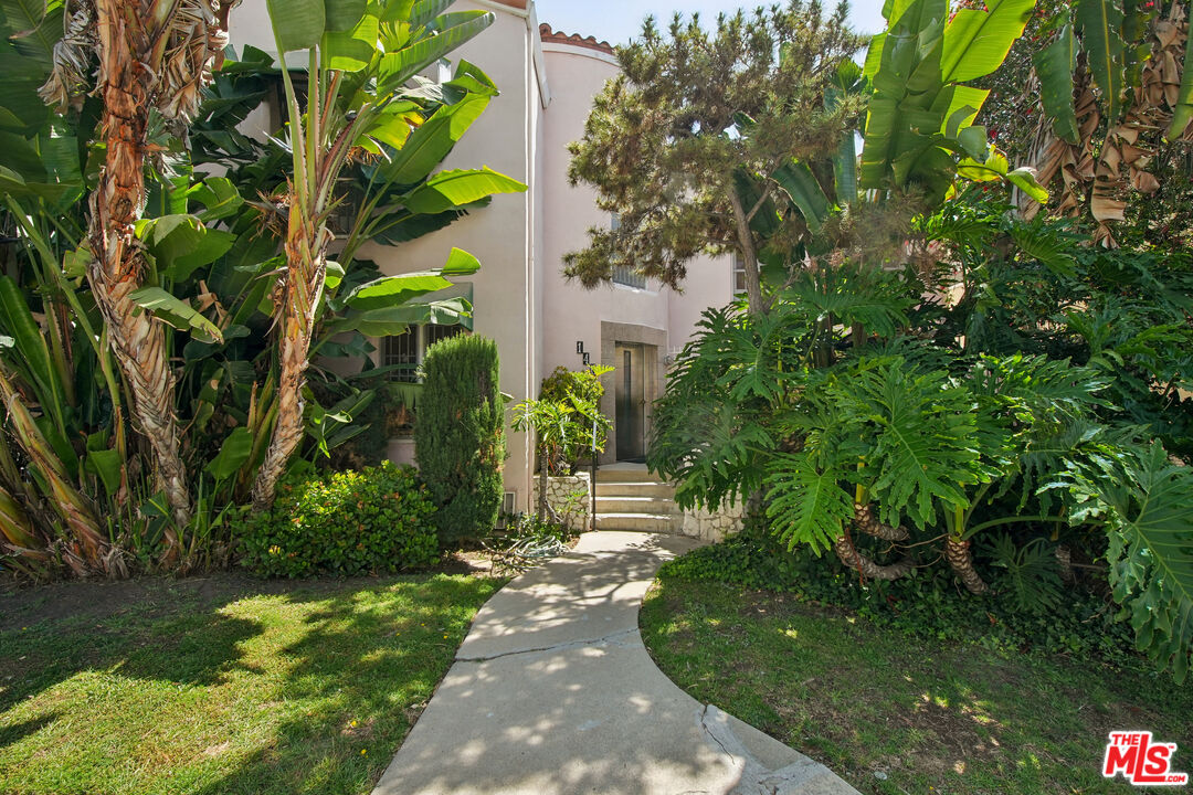 140 S Elm Dr