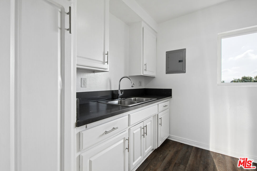 8924 Van Nuys Blvd Unit: 14