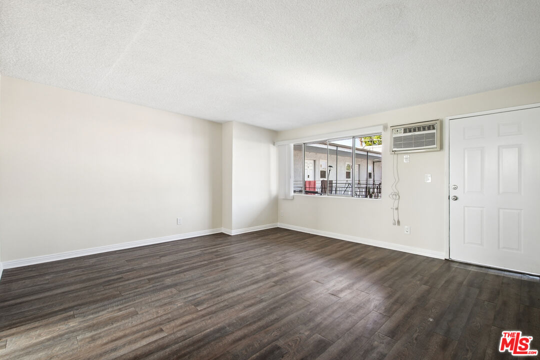 8924 Van Nuys Blvd Unit: 14