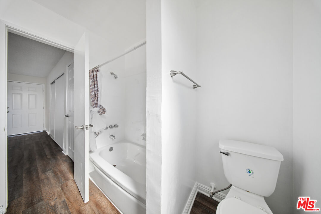 8924 Van Nuys Blvd Unit: 14