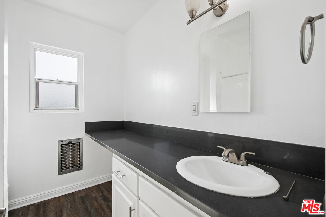 8924 Van Nuys Blvd Unit: 14