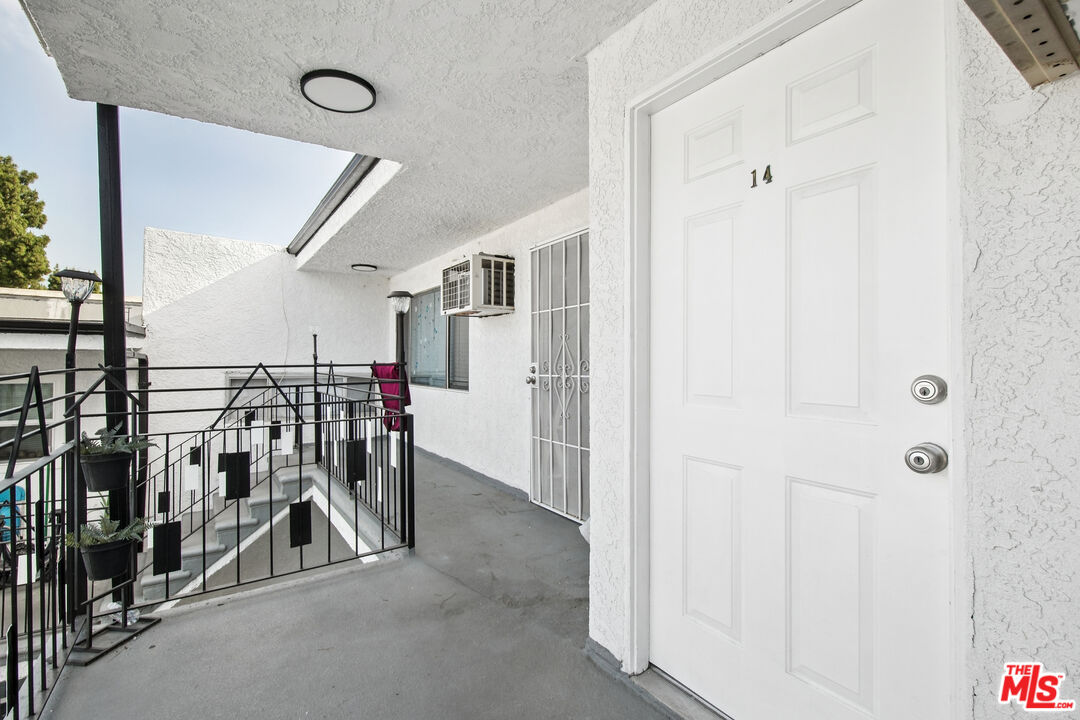 8924 Van Nuys Blvd Unit: 14