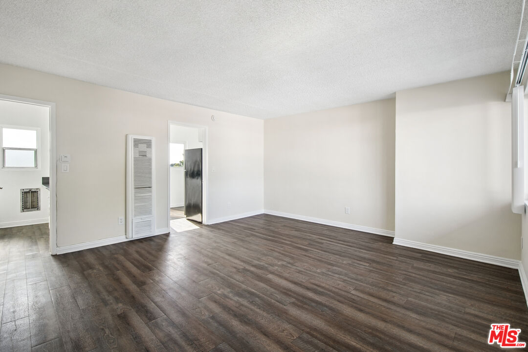 8924 Van Nuys Blvd Unit: 14