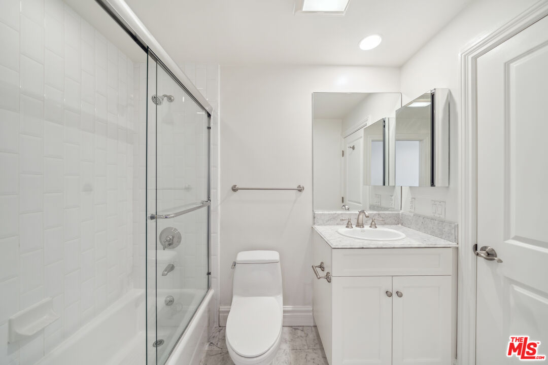 1050 S Holt Ave Unit: 404