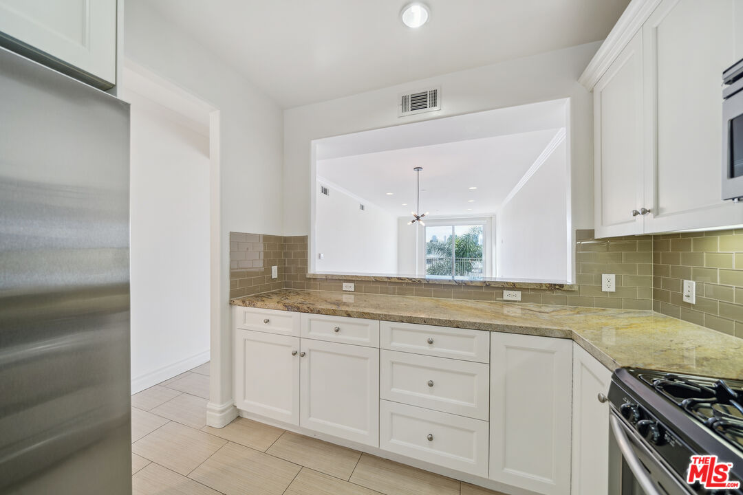 1050 S Holt Ave Unit: 404
