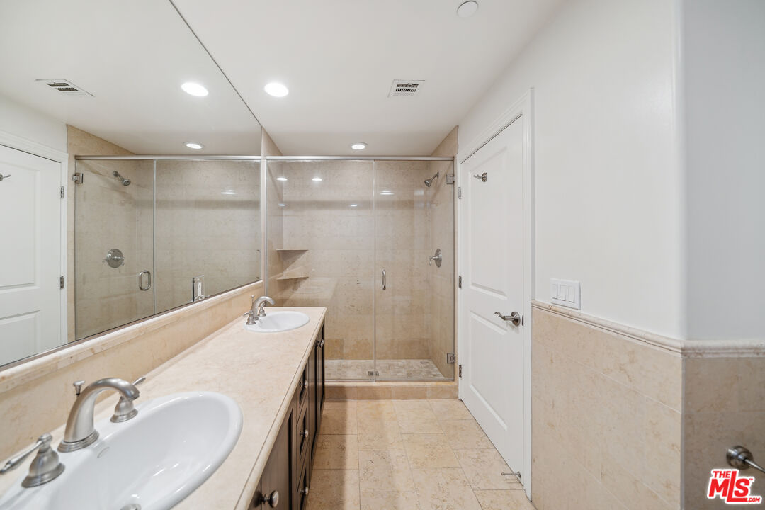 1050 S Holt Ave Unit: 404