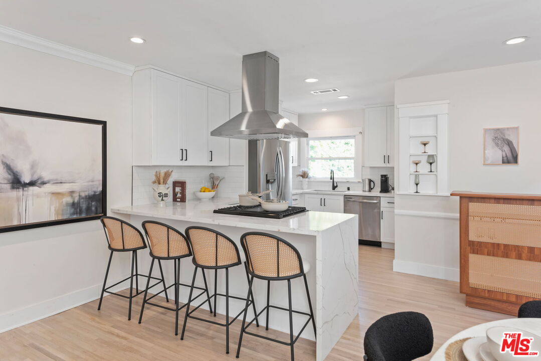 1224 N Ogden Dr