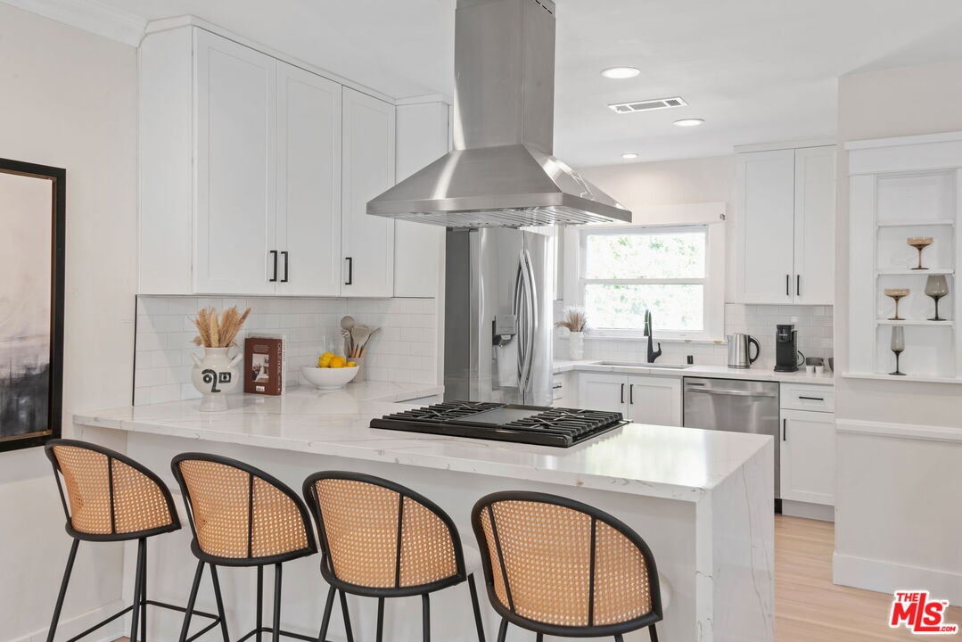 1224 N Ogden Dr