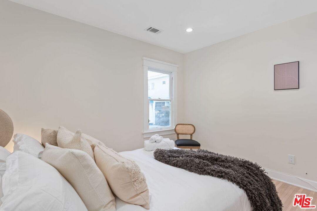 1224 N Ogden Dr