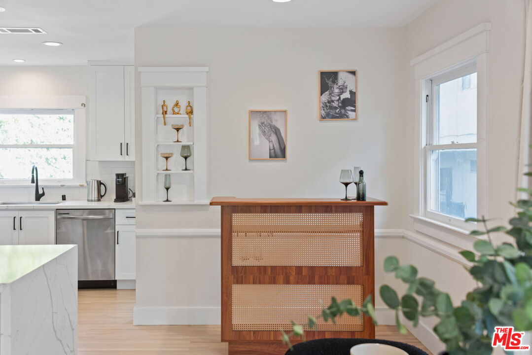 1224 N Ogden Dr