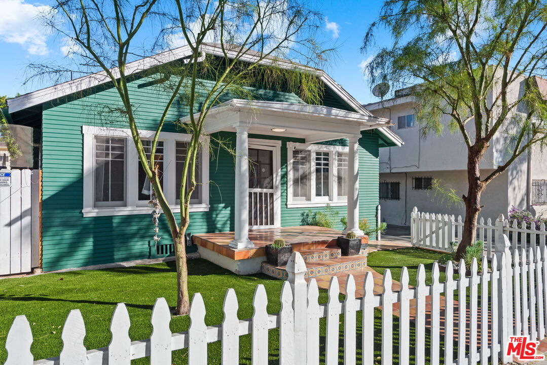 1224 N Ogden Dr