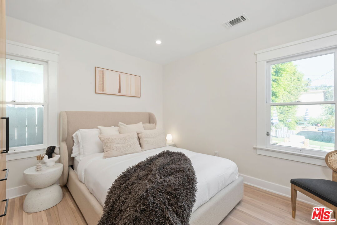 1224 N Ogden Dr