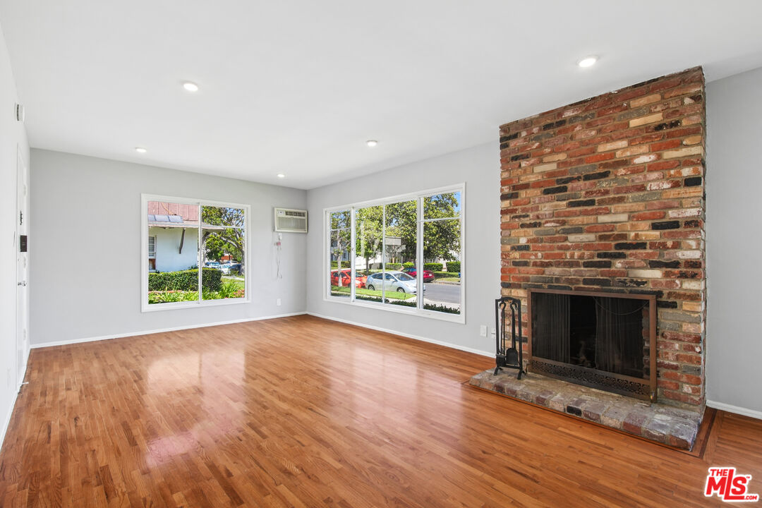 5307 Vantage Ave Unit: 1