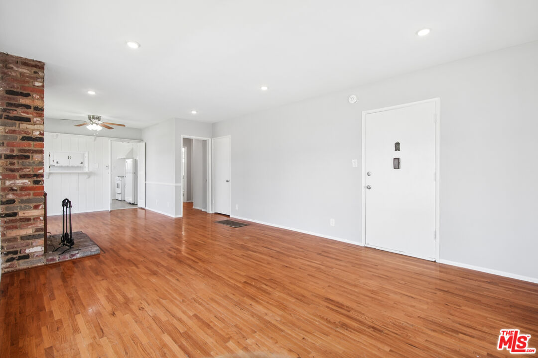 5307 Vantage Ave Unit: 1