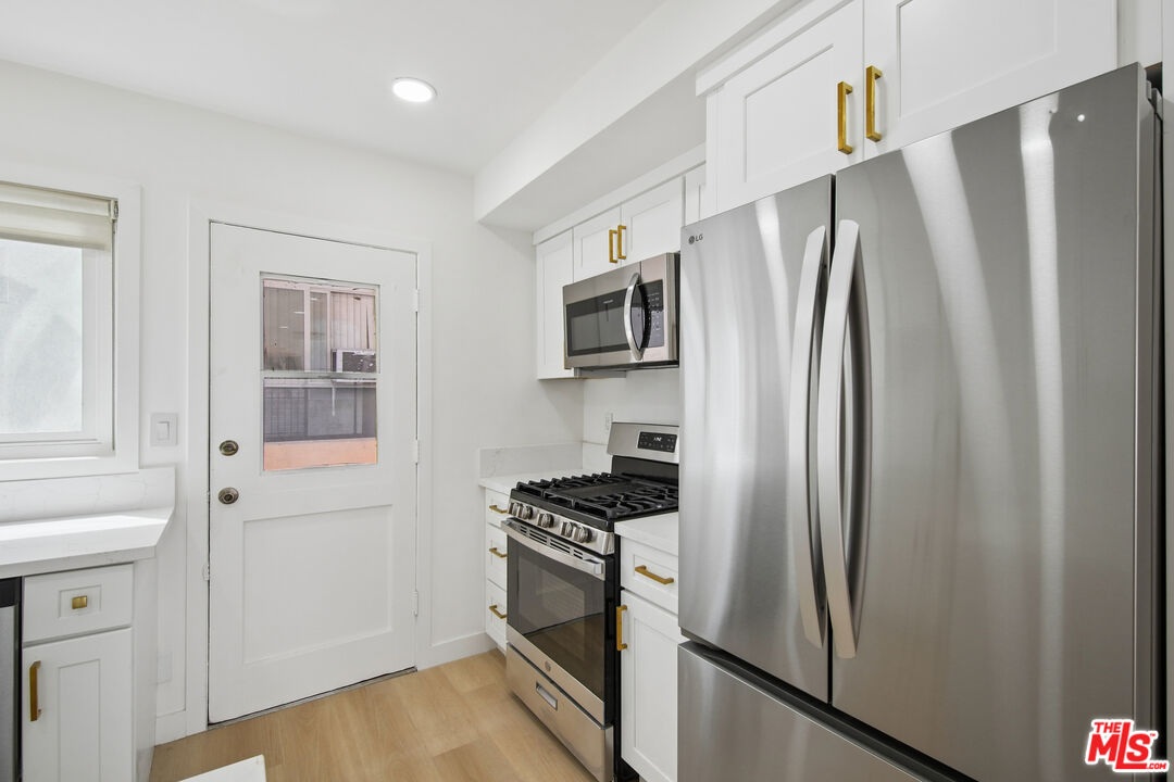 919 S Sherbourne Dr Unit: 1