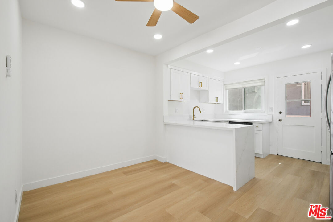919 S Sherbourne Dr Unit: 1