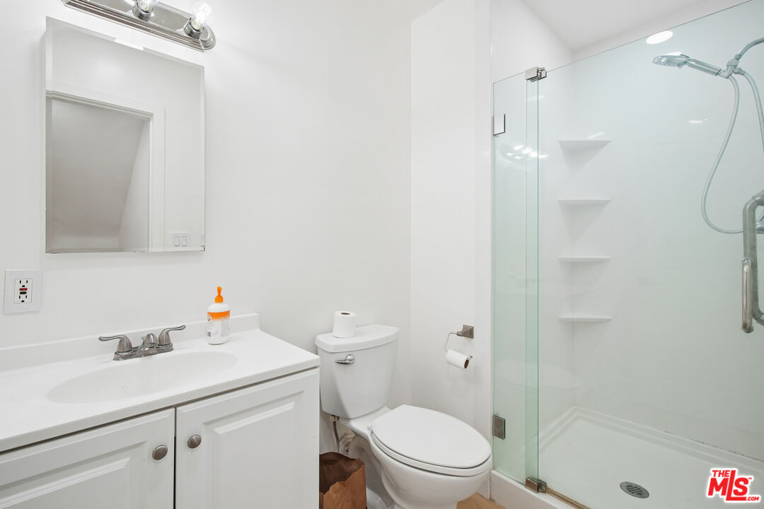 919 S Sherbourne Dr Unit: 1