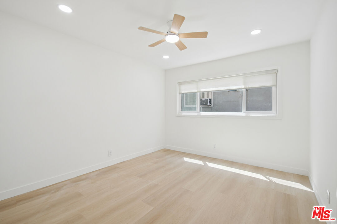 919 S Sherbourne Dr Unit: 1