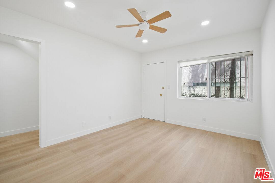 919 S Sherbourne Dr Unit: 1