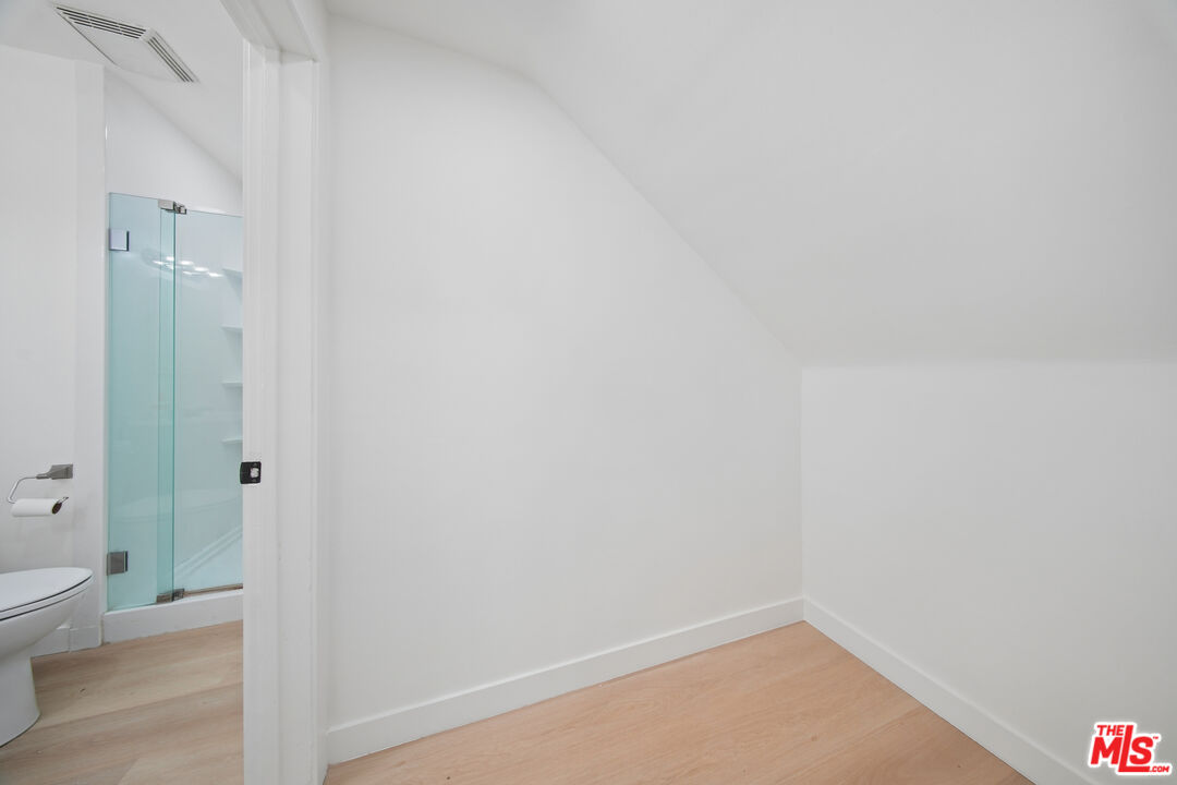 919 S Sherbourne Dr Unit: 1