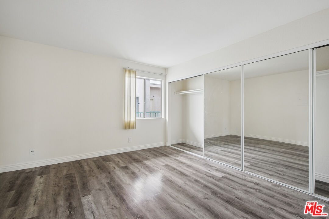 870 Crenshaw Blvd Unit: 202