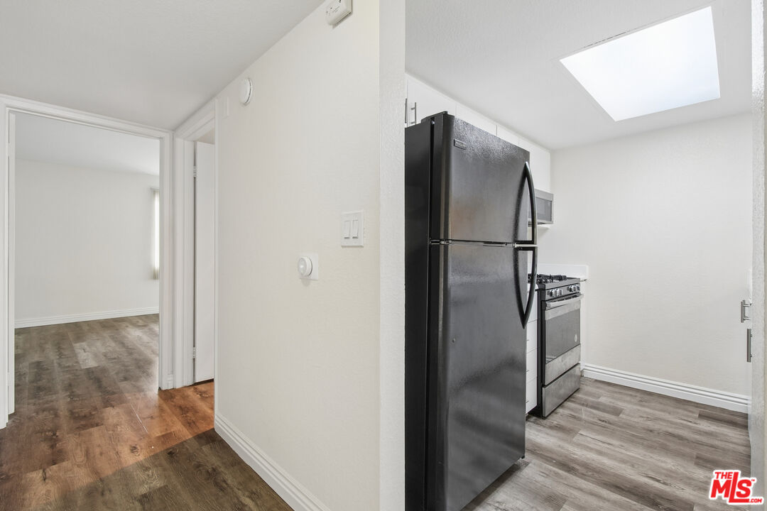 870 Crenshaw Blvd Unit: 202