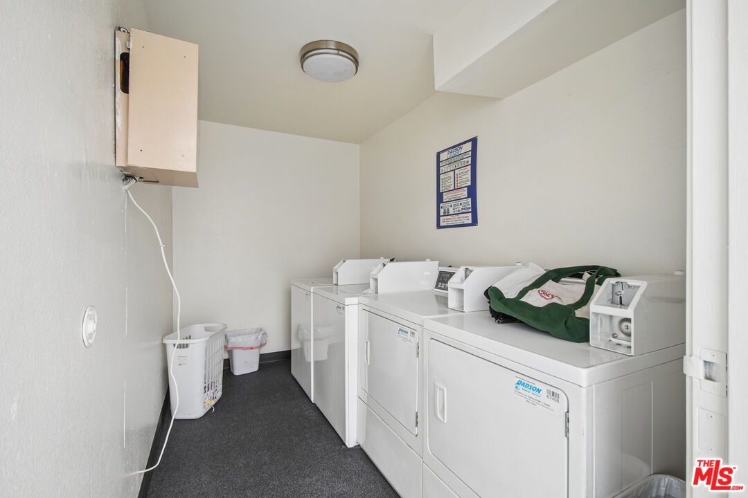 870 Crenshaw Blvd Unit: 202