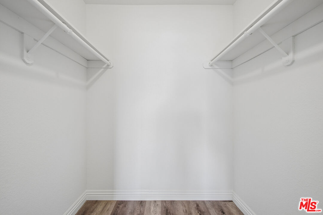 870 Crenshaw Blvd Unit: 202