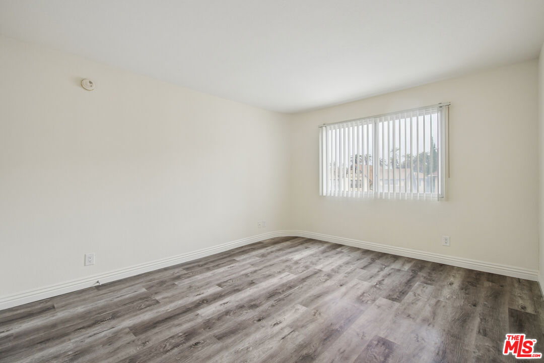 870 Crenshaw Blvd Unit: 202